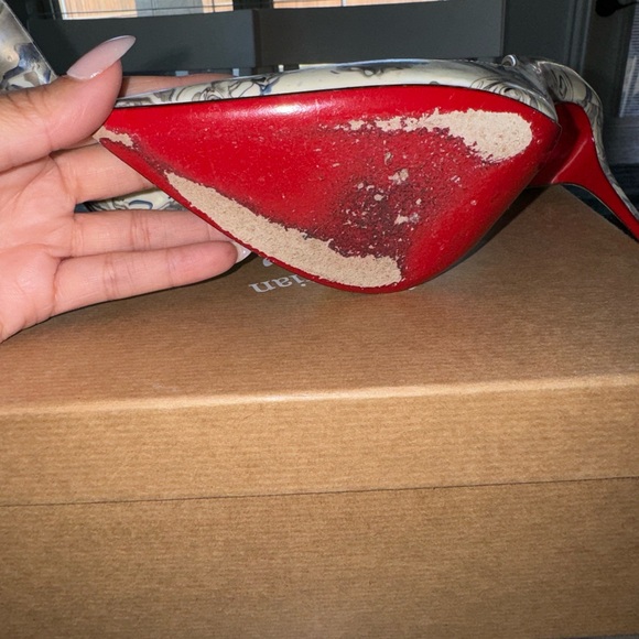 CHRISTIAN LOUBOUTIN 
Patent Marble Swirl Iriza 100 SIZE 37 1/2 - Picture 7 of 10